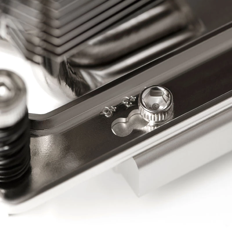 Noctua NH-U9 TR4-SP3 -jäähdytin