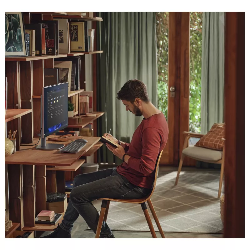 HP OmniStudio X 27-cs1077ng 27 tuuman FHD-kosketusnäyttöinen All-in-One-tietokone, Intel Core Ultra 7 256V, 16 GB RAM, 1 TB SSD