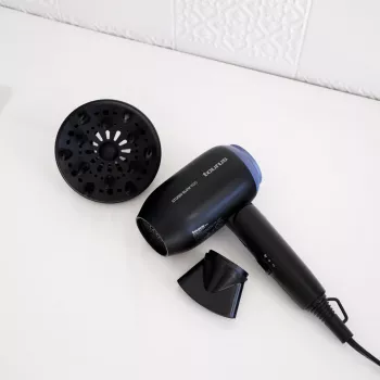Hiustenkuivaaja Taurus Studio Glow 1500 — 1400 W, 3 lämpötilatasoa, 2 nopeutta, taitettava, ripustettava, musta