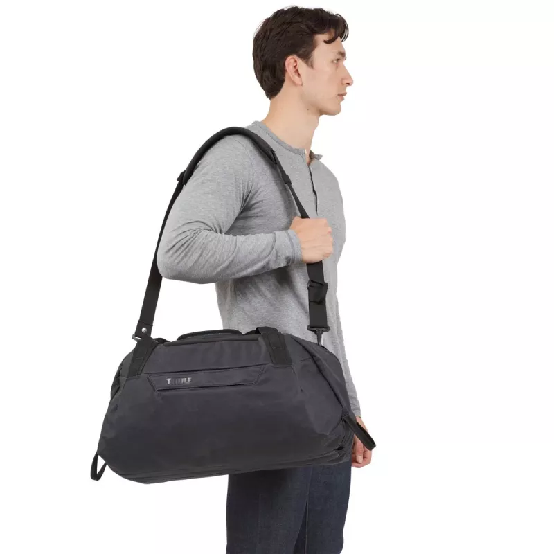 Thule | TAWD-135 Aion | Duffel Bag 35L | laukku | musta | olkahihna