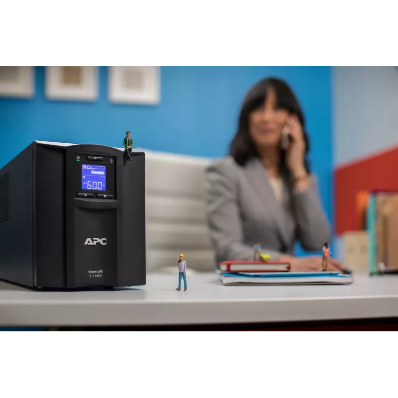 APC Smart-UPS SMC1500IC - 8x C13, USB, SmartConnect, 1500VA, Line-Interactive, 1,5 kVA, 900 W, sini, 170 V, 300 V