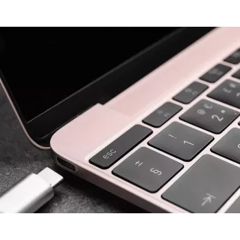 D-Link 6-in-1 USB-C -keskitin HDMI/kortinlukija/Power Delivery