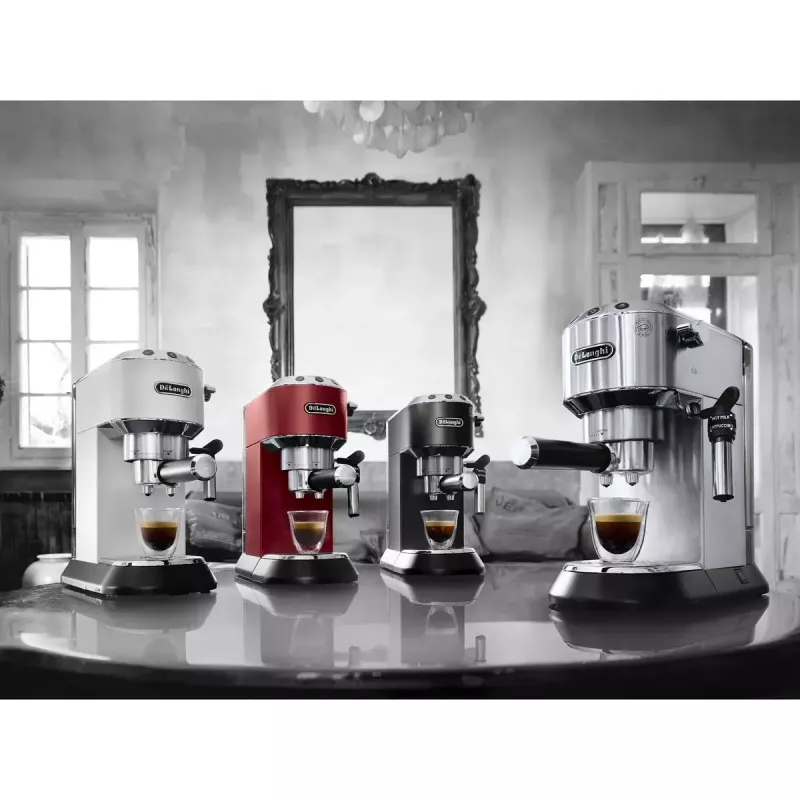 De’Longhi Dedica Style EC 685.BK puoliautomaattinen espressokone 1,1 l