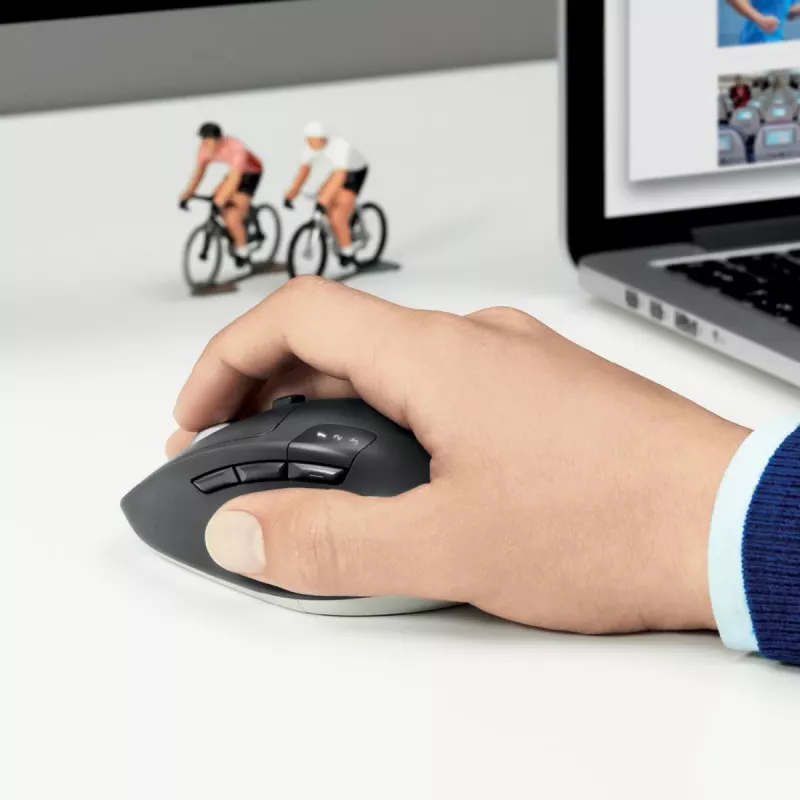 LOGITECH M720 Triathlon monilaite-langaton hiiri - musta