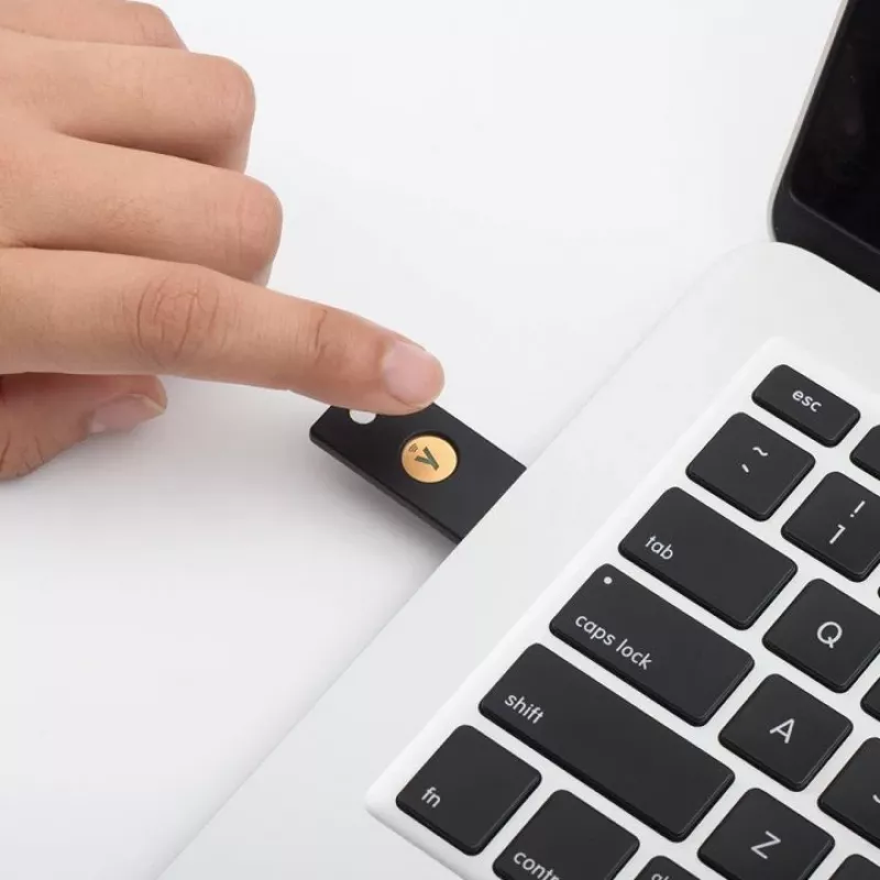 YUBICO YubiKey 5 NFC