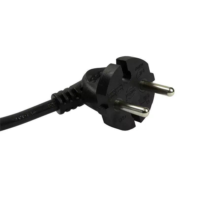 Jatkojohto LogiLink LPS229B 1,5 m 3 AC-pistorasiaa sisäkäyttöön musta