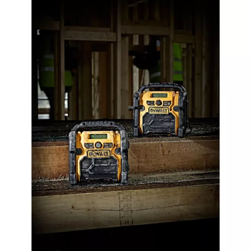 DEWALT langaton Li-Ion DAB+/FM-kompaktiradio – pelkkä laite