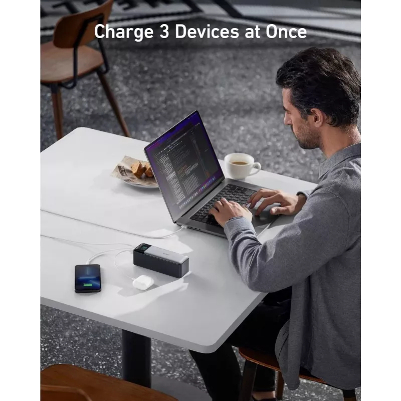 Kannettava laturi Anker 737 (A1289011) – 24000 mAh, 140 W, 2× USB-C + 1× USB-A, hopea/musta
