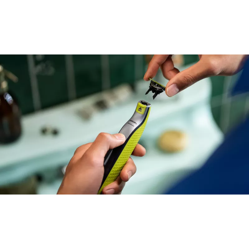 Leikkuupää Philips Norelco OneBlade QP420/50, hopea, 2 varaleikkuupäätä, yhteensopiva Philips OneBladen kanssa