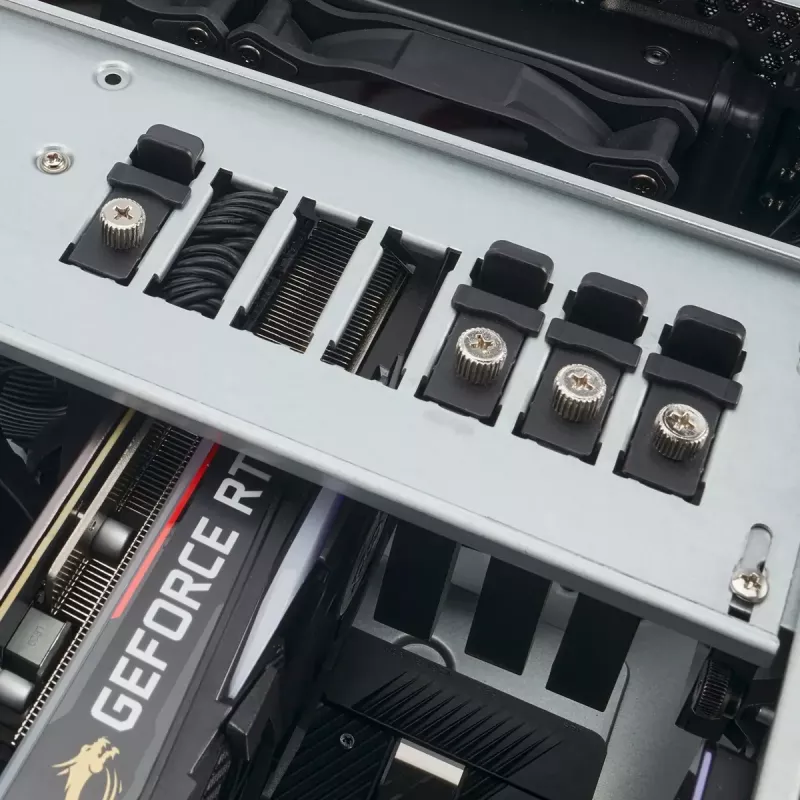 SilverStone SST-RM44 4U räkkiasennettava palvelinkotelo, SSI-EEB/SSI-CEB/ATX, musta