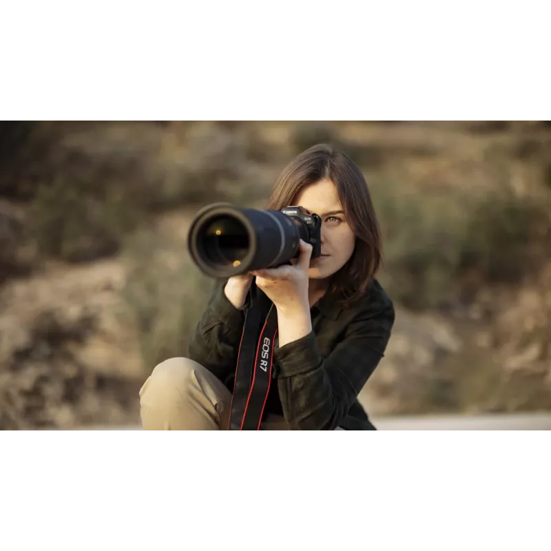 Canon EOS R7 järjestelmäkamera RF-S 18-150mm F3.5-6.3 IS STM -objektiivilla, 32,5 MP CMOS, 4K-video, 0,53 kg, musta
