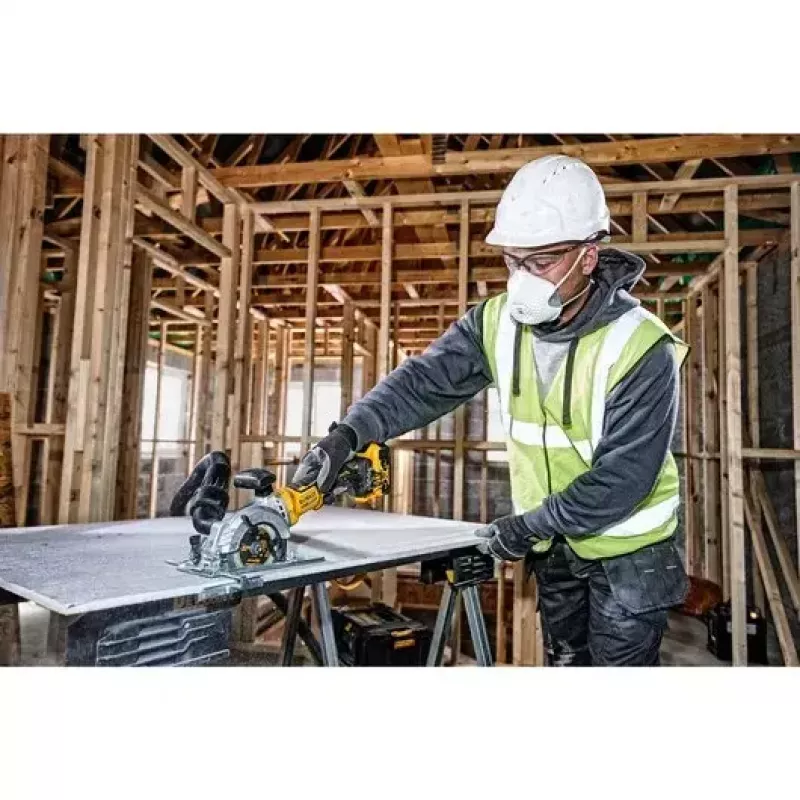 Käsipyörösaha DeWALT DCS691N-XJ