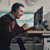 HP Poly Voyager Focus 2 USB-C-C Headset +USB-C/A sovitin +latausteline