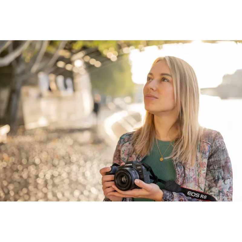 Canon EOS R8, 24,2 MP, 6000 x 4000 pikseliä, CMOS, 4K Ultra HD, kosketusnäyttö, musta
