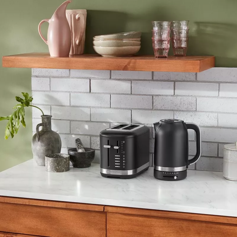 KitchenAid 5KEK1701EBM vedenkeitin 1,7 l 2400 W musta