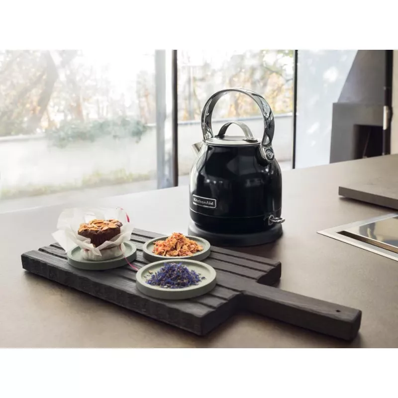 KitchenAid 5KEK1222EOB vedenkeitin 1,25 L 2200 W musta