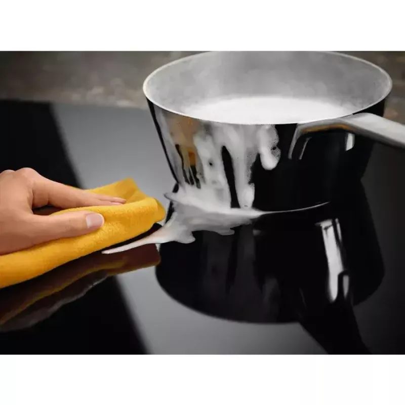 Electrolux LIR60430 musta sisäänrakennettu induktiokeittotaso 60 cm 4 keittoaluetta
