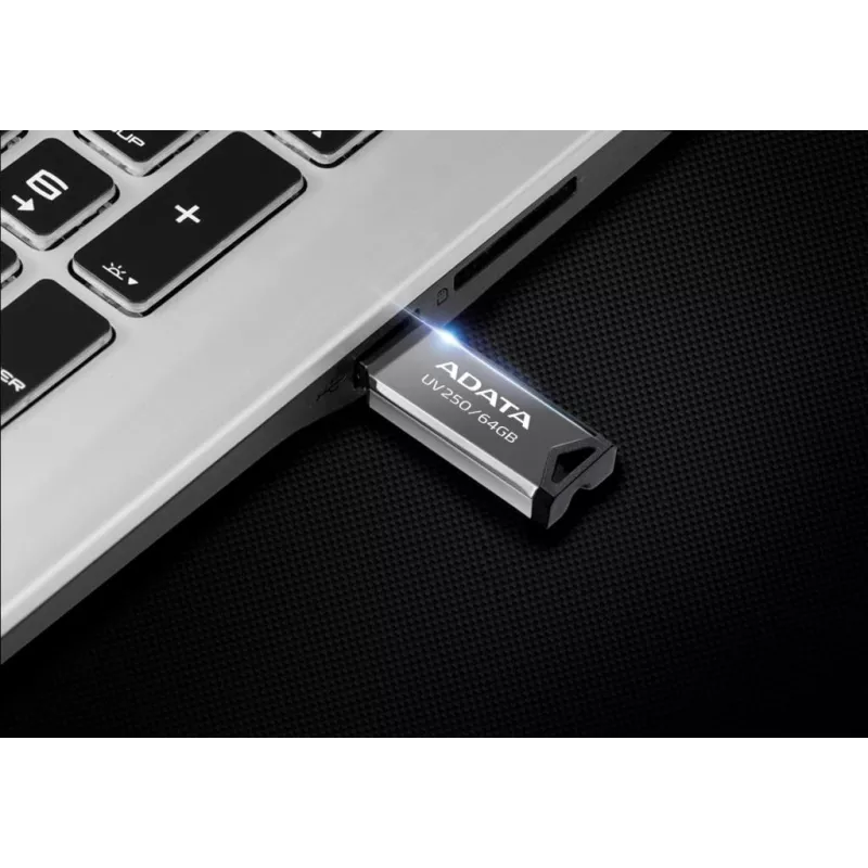 ADATA UV250 USB-muistitikku 32 GB USB Type-A 2.0 hopea