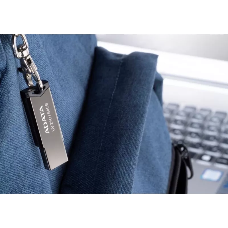 ADATA UV250 USB-muistitikku 32 GB USB Type-A 2.0 hopea