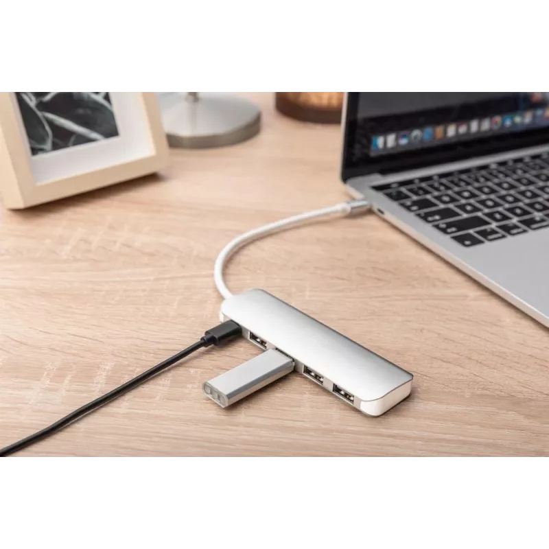 DIGITUS USB-C-keskitin 4-porttinen PD 4x USB 3.0, 1x PD-lataus, harmaa