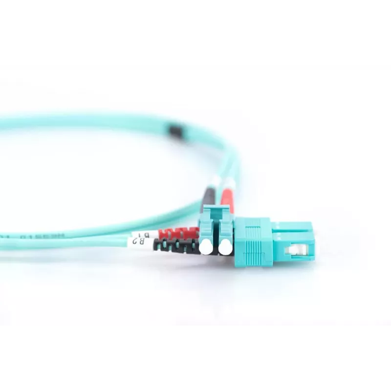 DIGITUS kuitu-patchkaapeli, LC-SC multimode 50/125 µ, duplex pituus 3m luokka OM3