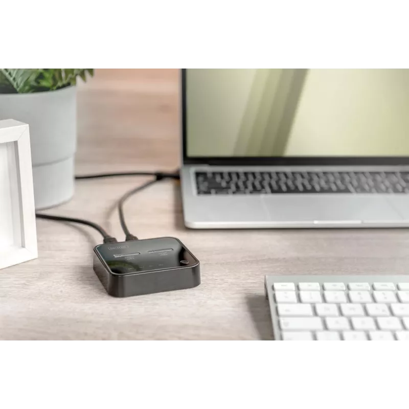 Digitus Dual M.2 NVMe SSD -telakointiasema USB-C offline-kloonaustoiminto