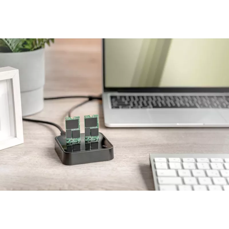Digitus Dual M.2 NVMe SSD -telakointiasema USB-C offline-kloonaustoiminto
