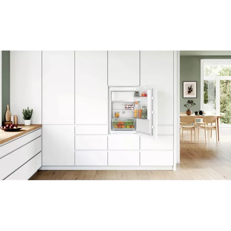 Bosch Serie 2 KIL22NSE0 jää-pakastinyhdistelmä kalusteisiin 119 L valkoinen