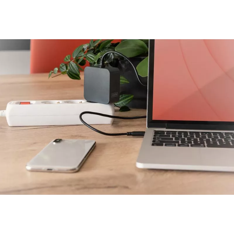 Kannettavan tietokoneen virtalähde USB-C Digitus DA-10071 65W sisäkäyttöön AC musta