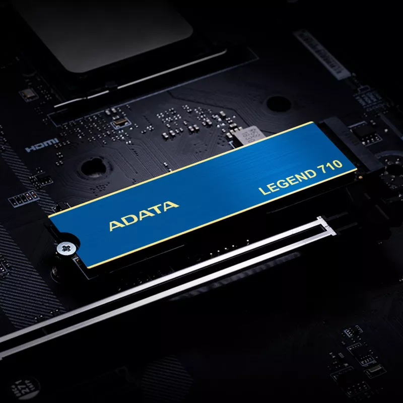 SSD M.2 ADATA LEGEND 710 256 GB — PCIe 3.0 NVMe, luku 2100 MB/s, kirjoitus 1000 MB/s