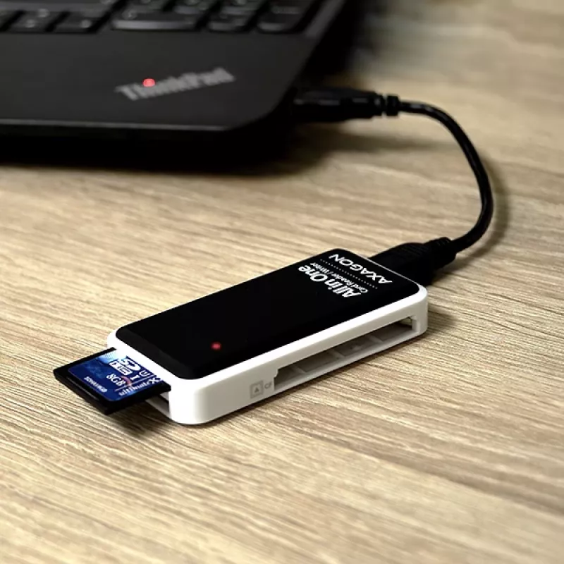 Axagon CRE-X1 ulkoinen 5 paikan kortinlukija, CF, CF Type II, MMC, MMC Mobile, MMCmicro, MS Duo, MS PRO, Memory Stick (MS), MicroDrive, MicroSD...,