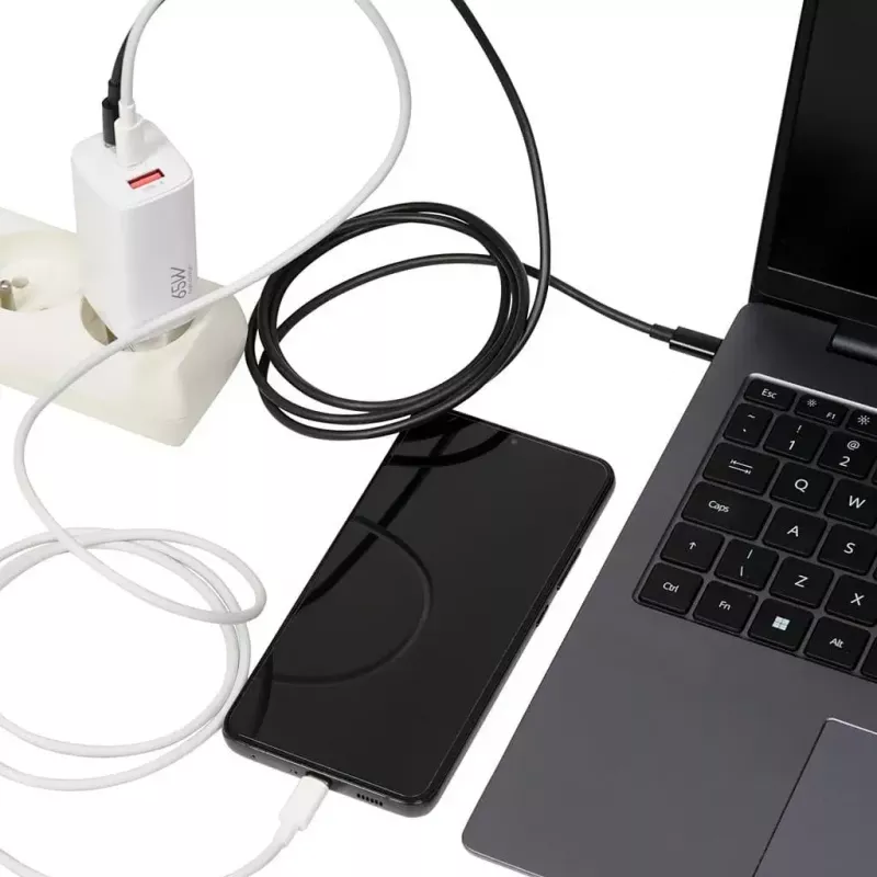 IBOX matkalaturi ILUC65W, 65W, 2x USB-C + 1x USB-A, valkoinen, 1,5 m kaapeli