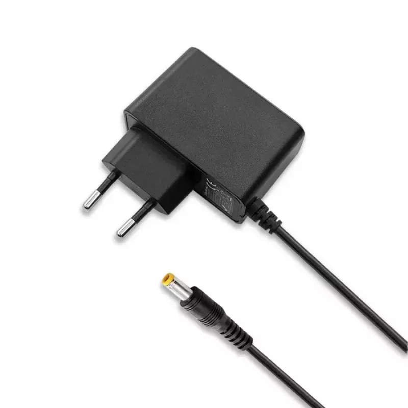 Qoltec 51021 pistokevirtalähde 5 W, 5 V, 1 A, 5,5x2,5 mm