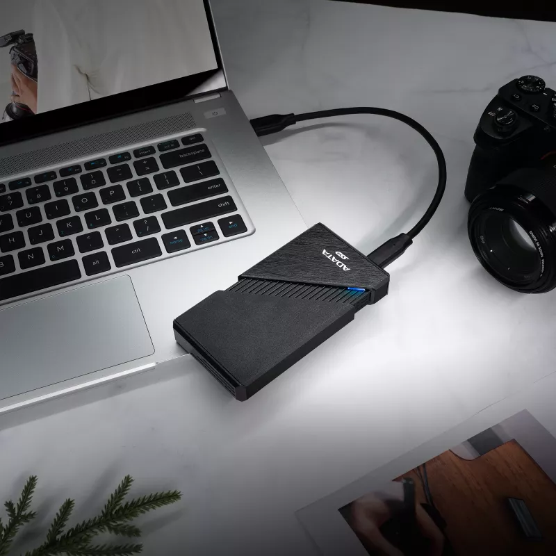 ADATA SE920 kannettava SSD, 1 TB, USB4, musta