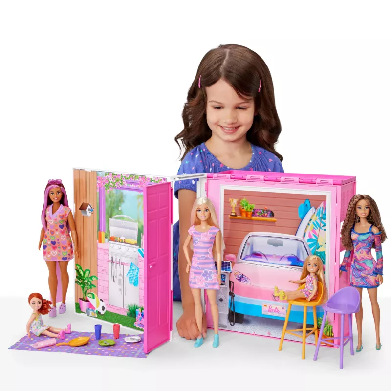 Barbie Getaway nukkekoti nuken kanssa, 4 leikkialuetta ja 11 koristevarustetta