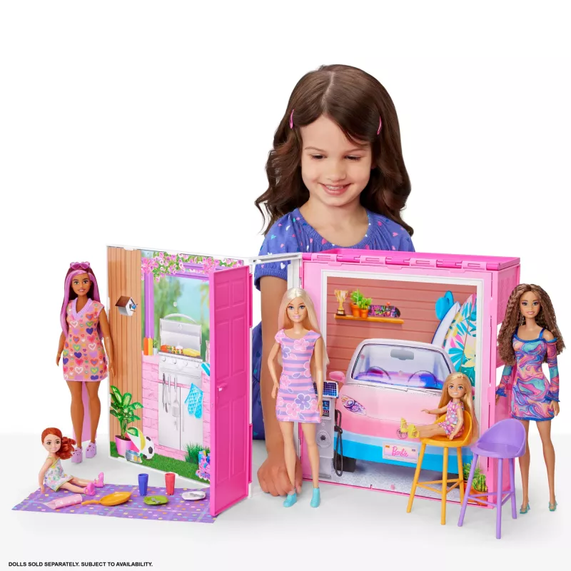 Barbie Getaway nukkekoti nuken kanssa, 4 leikkialuetta ja 11 koristevarustetta