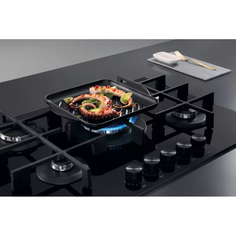 Whirlpool AKWL 728/NB musta kalusteisiin asennettava 75 cm kaasu 5 aluetta