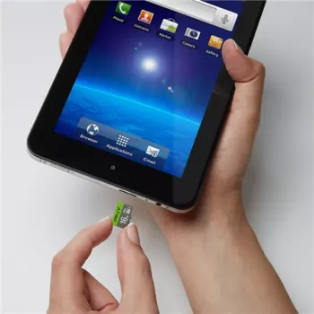 PNY Micro SD Elite 16GB Class 10 UHS-I U1 + SD-sovitin luku 100 MB/s