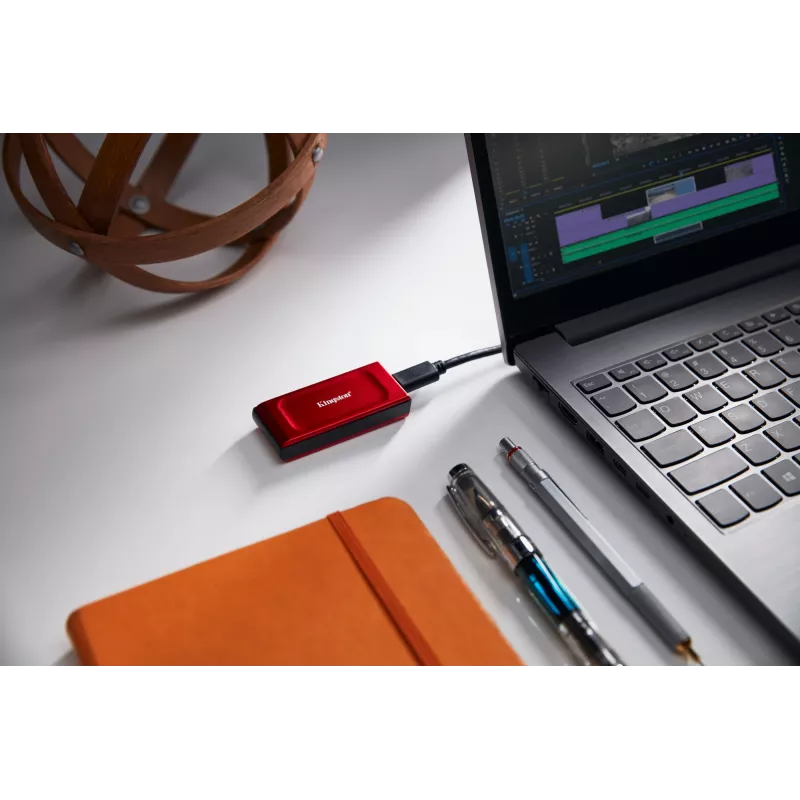 Kingston Technology 2TB XS1000 punainen ulkoinen USB 3.2 Gen 2 kannettava SSD-asema