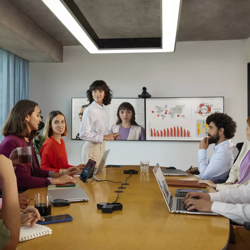 HP Poly Studio E60 älykamera 4K MPTZ 12-kertaisella optisella zoomilla