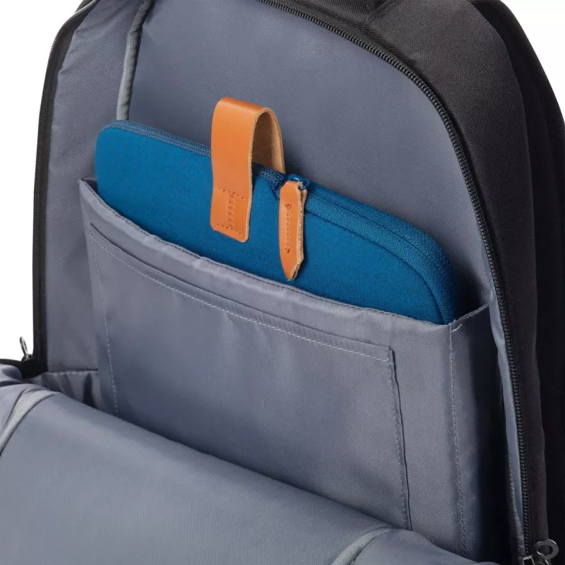 DICOTA Skin Urban- 16in MacBook -sleeve - Navy Blue / kierrätetty polyester neopreenikangas