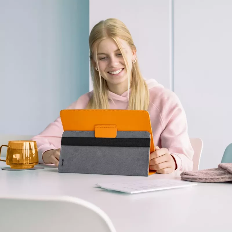 Hama Xpand 00227076 yleiskäyttöinen tablettikotelo 24-28 cm (9,5-11 tuuman) tableteille, oranssi