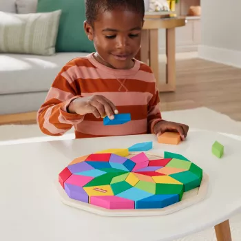 Fisher-Price mandalapalapeli puusta, geometrinen, taaperoille ja lapsille, 40 puuosaa