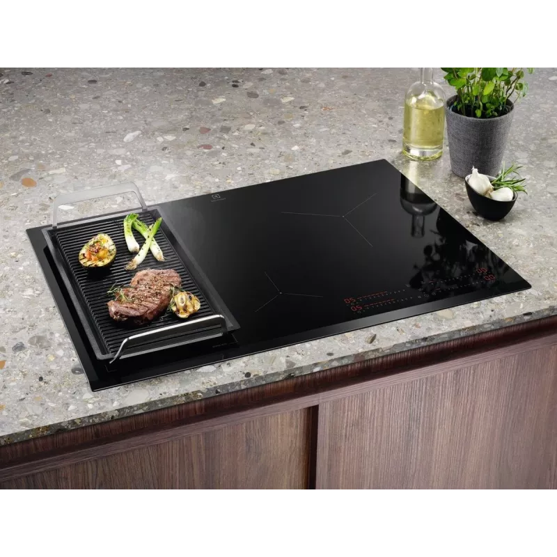 Induktioliesi Electrolux Serie 700 EIS82453, 4 aluetta 80 cm, musta lasi, Touch- & Scrollbar-ohjaus