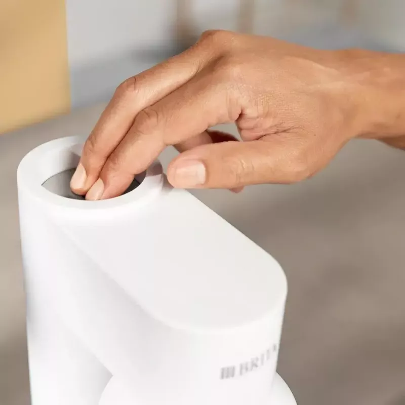 Soodavesilaite BRITA Carbonator 1046730 valkoinen — kompakti pöytähiilihapotin 2 pullolla (231×126×443 mm)