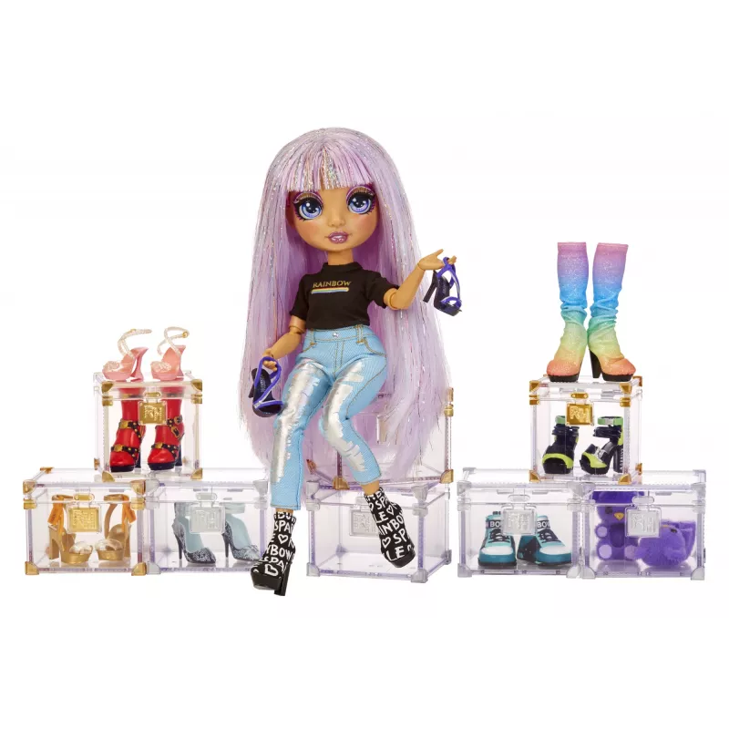 Rainbow High Accessories Studio Series 1, S valikoima PDQ-näytössä nukenkenkiä