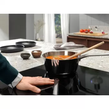 Electrolux Serie 500 EIT60433CT musta kalusteisiin asennettava 60 cm induktioliesi 4 vyöhykettä