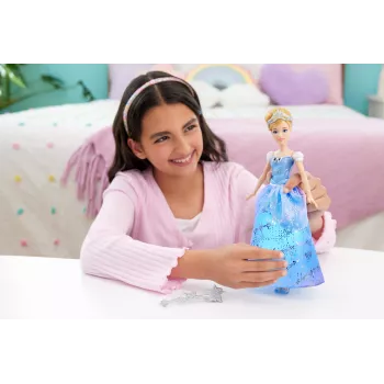 Disney Princess Verzaubertes Ballkleid Cinderella -muotinukke, valo ja ääni, elokuvan innoittama