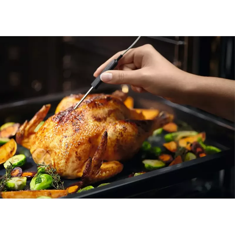 Kalusteisiin asennettava uuni Electrolux EOD6F77WZ SteamBake 600, 72 L, katalyyttinen puhdistus, A+