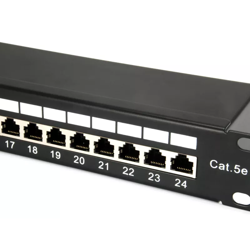 Equip 24-porttinen Cat.5e suojattu patch-paneeli, musta